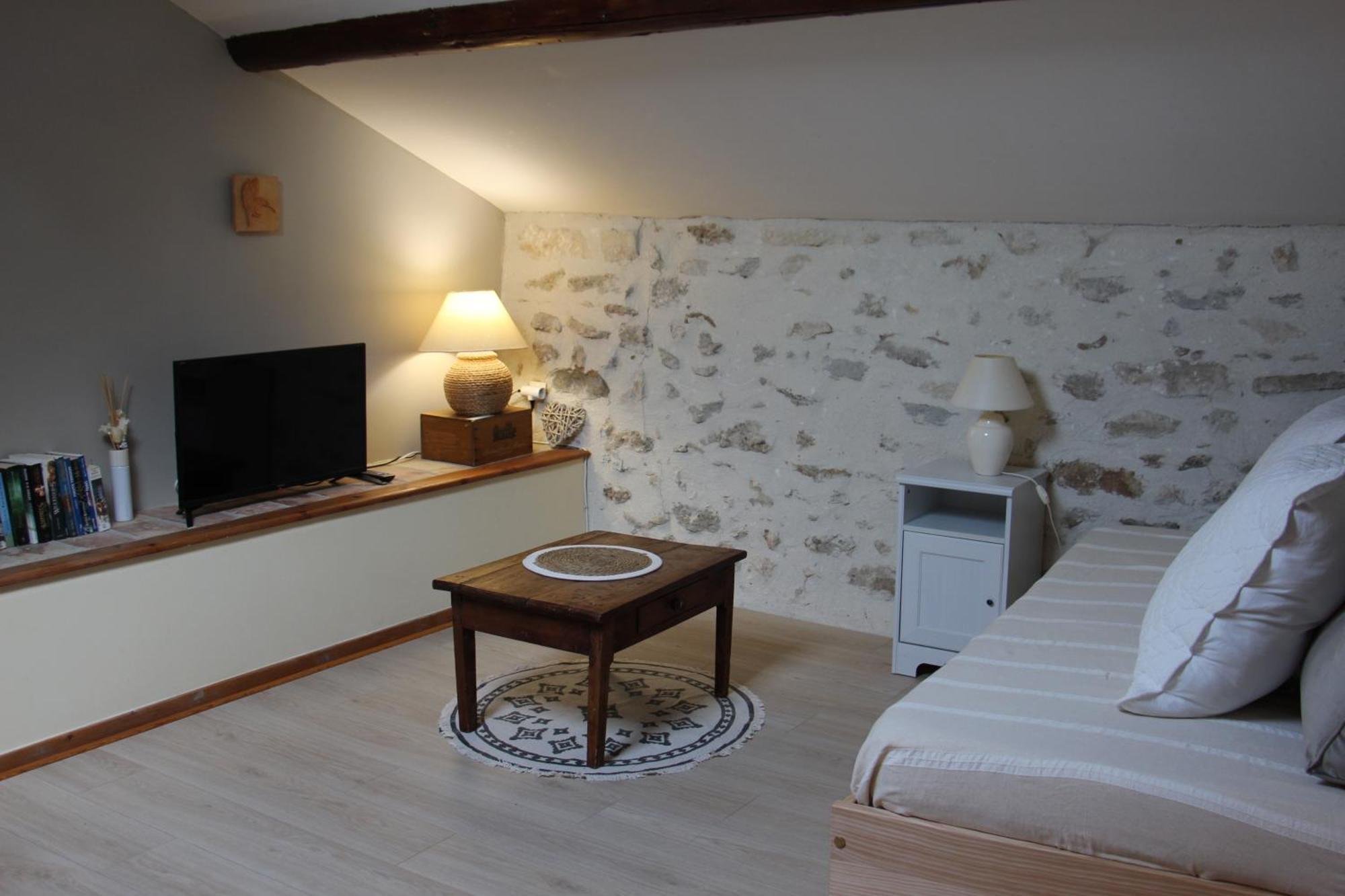 Holiday home Le Pigeonnier, Des Lucioles En Provence